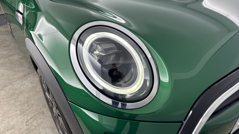 MINI Hatchback 1.5 Cooper Classic 5dr Auto Petrol Hatchback